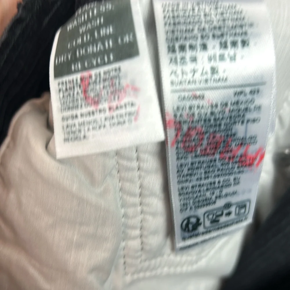 NWT Levi’s black straight corduroy pants 31 x 30 - Picture 6 of 8